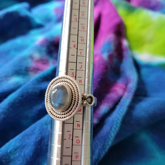 Beautiful vintage sterling silver ring with genuine labradorite stone. - Picture 5 of 5